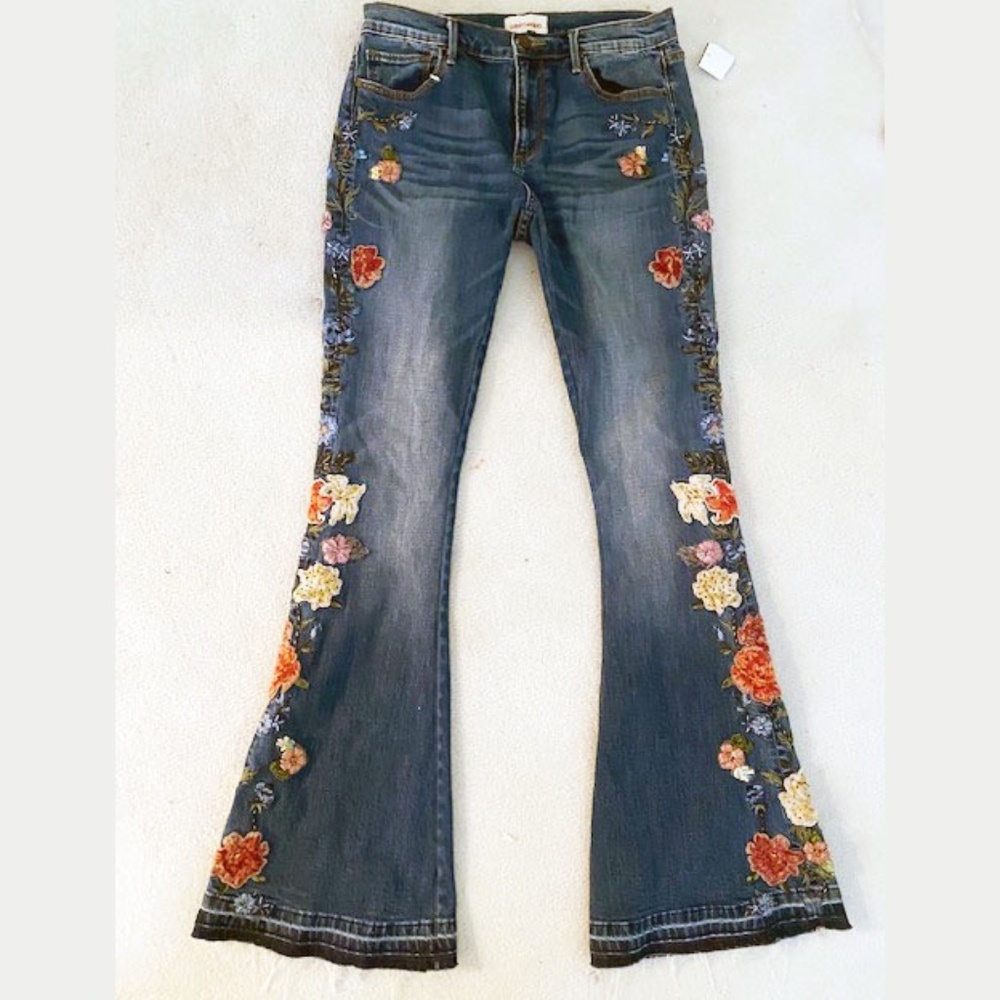 TALL 34.5" Inseam Driftwood Jeans Embroidered Farrah Flare Wide Leg New Tags 29